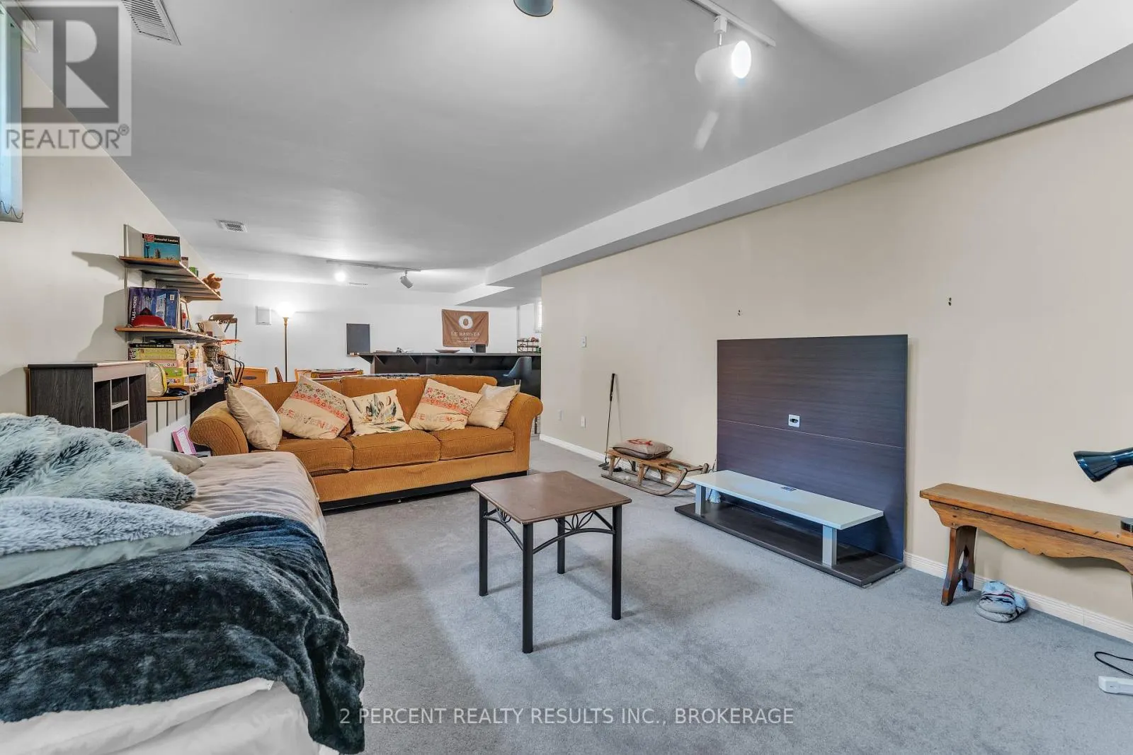 809 MUIRFIELD CRESCENT