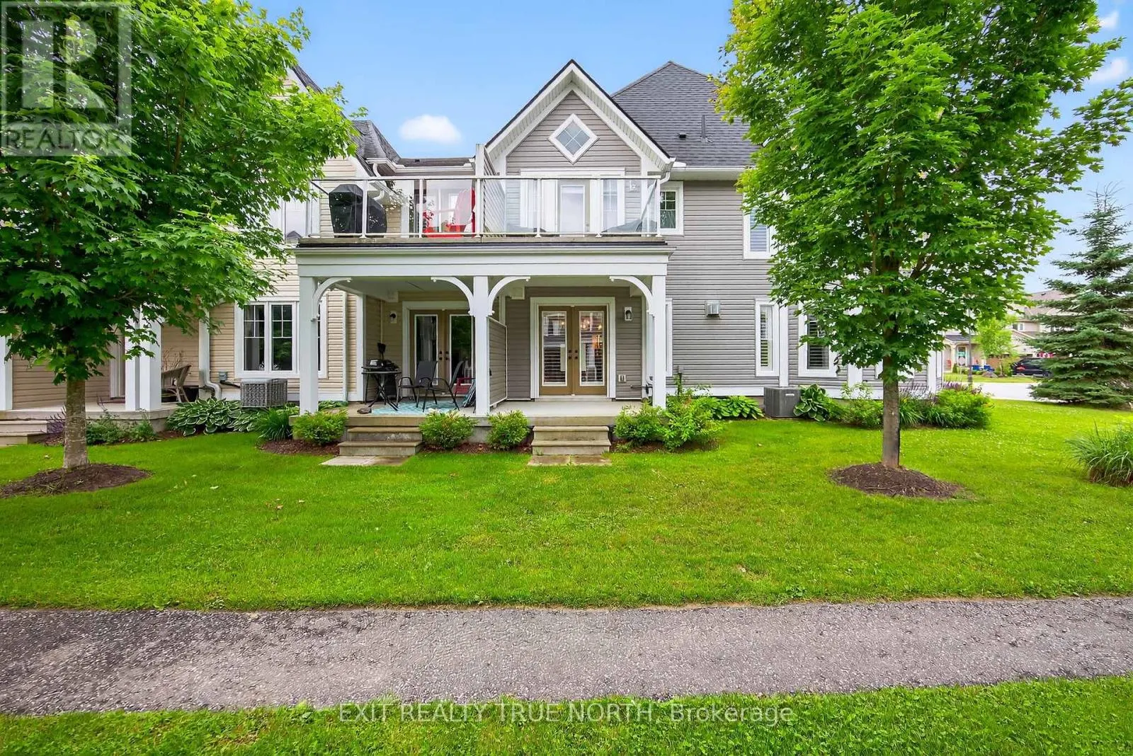 2 CARNOUSTIE LANE