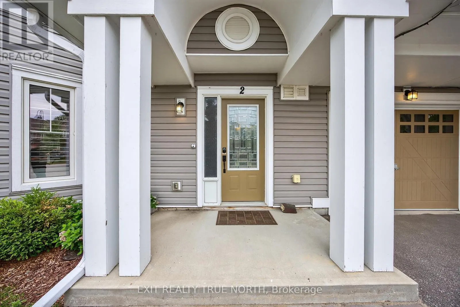 2 CARNOUSTIE LANE