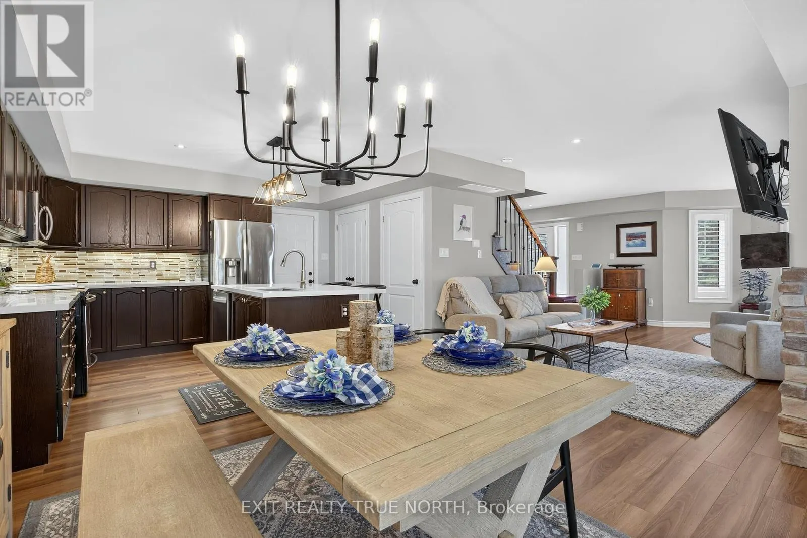 2 CARNOUSTIE LANE