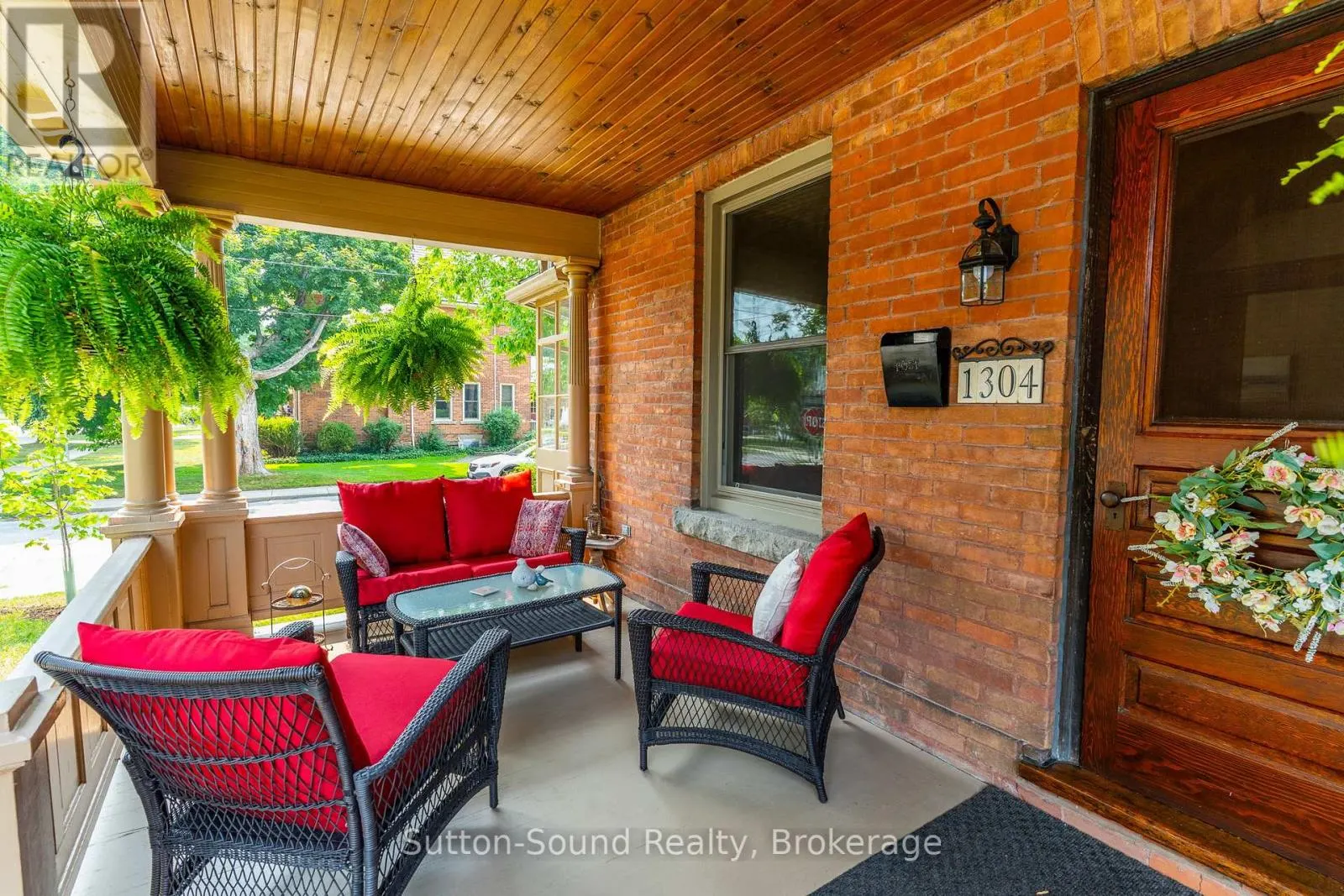 1304 4TH AVENUE W
