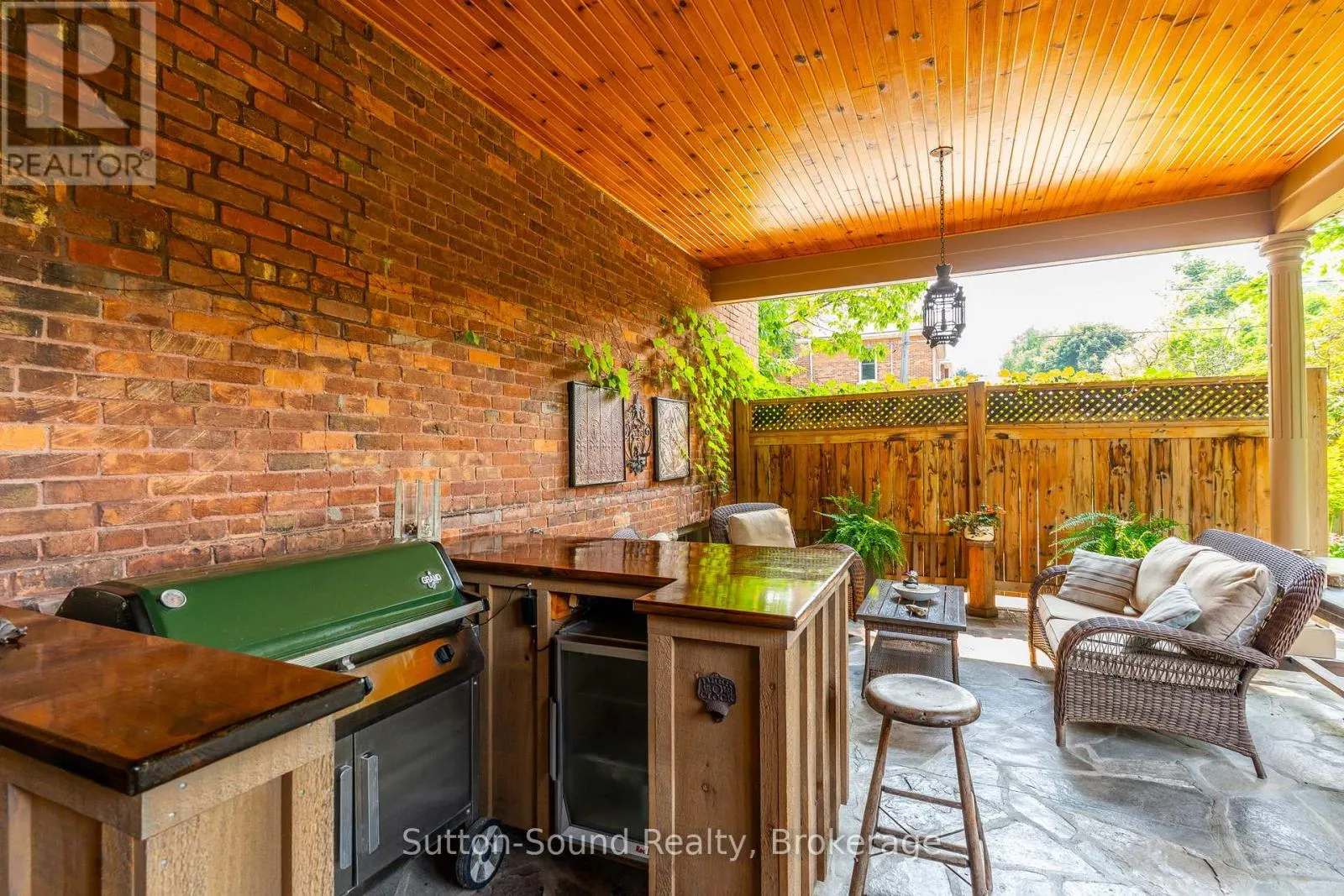 1304 4TH AVENUE W