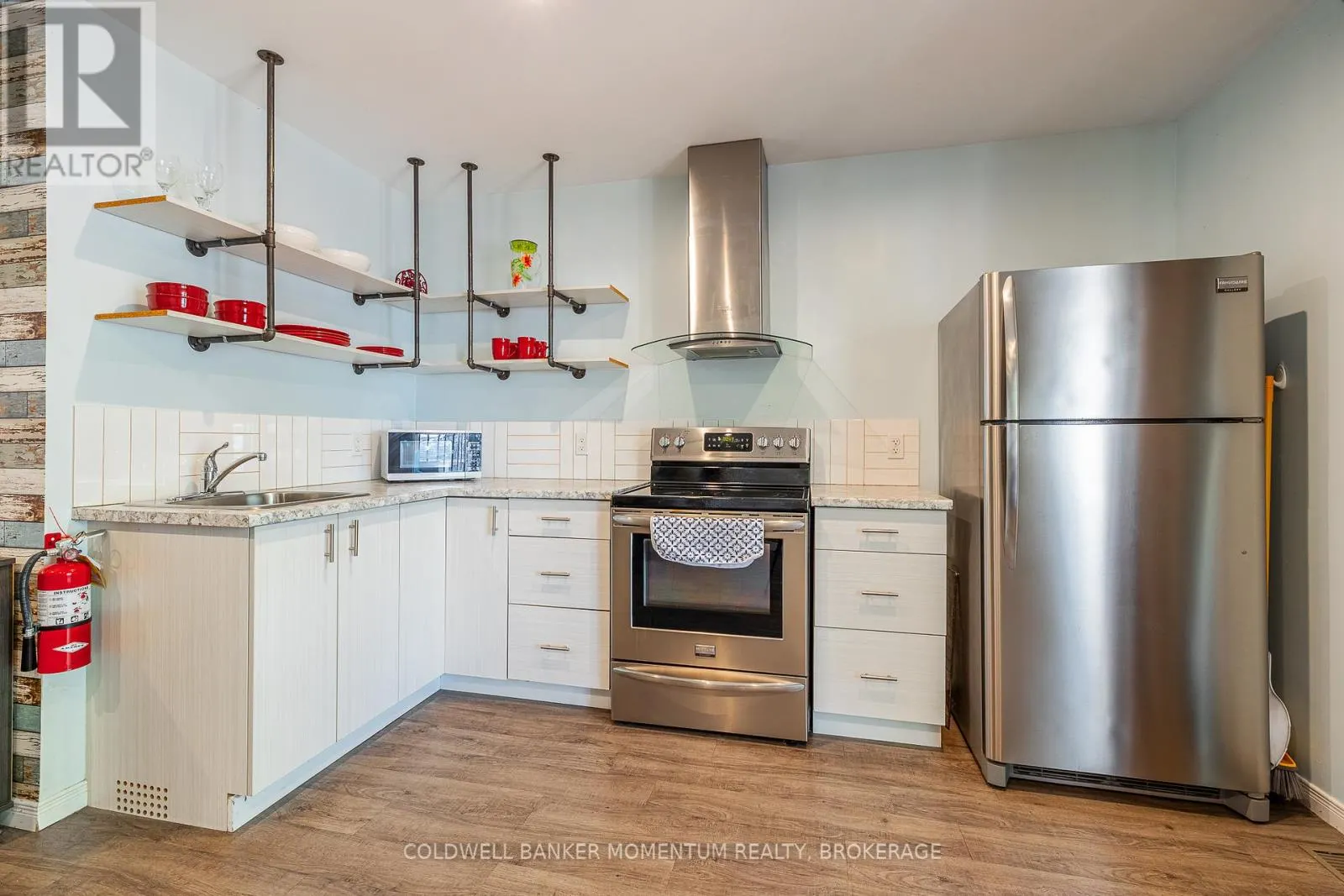 348 CAMBRIDGE ROAD W