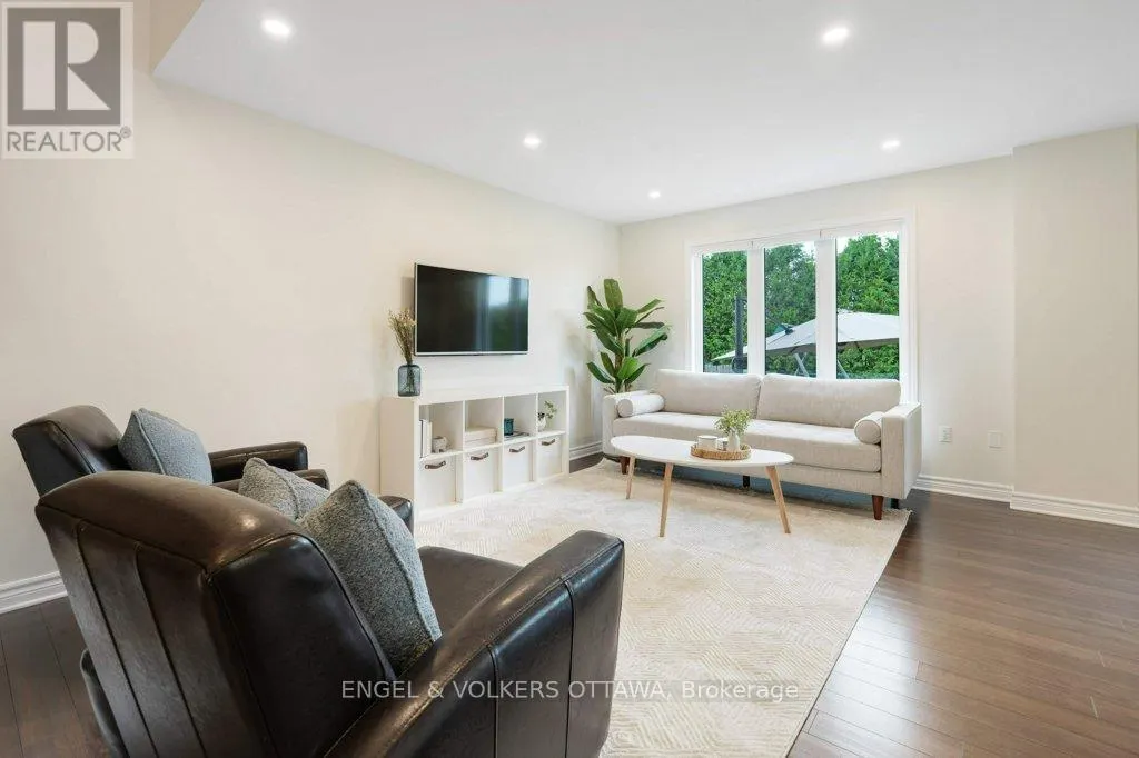 124 ABBEY CRESCENT