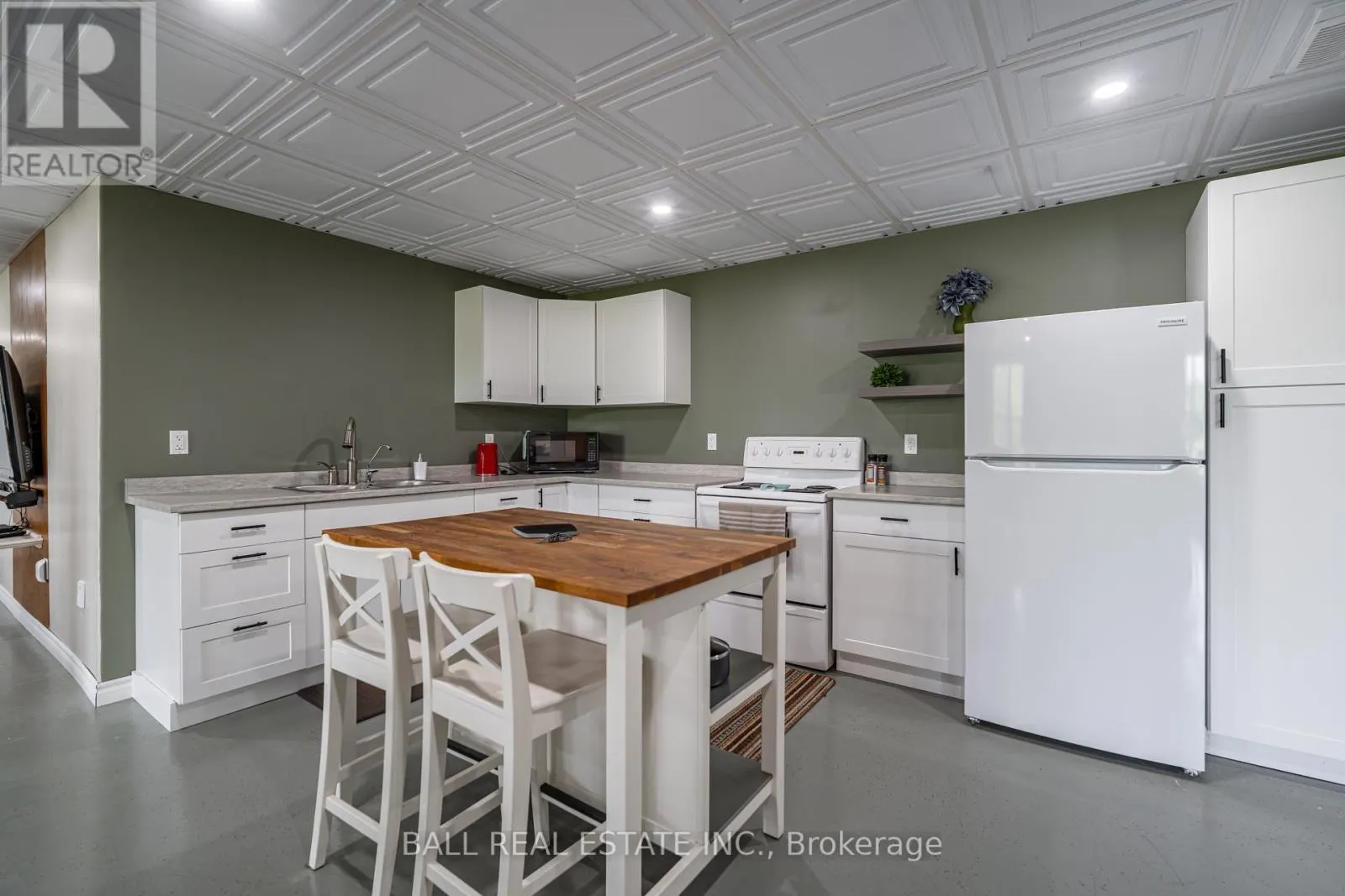 2120 DEER BAY ROAD