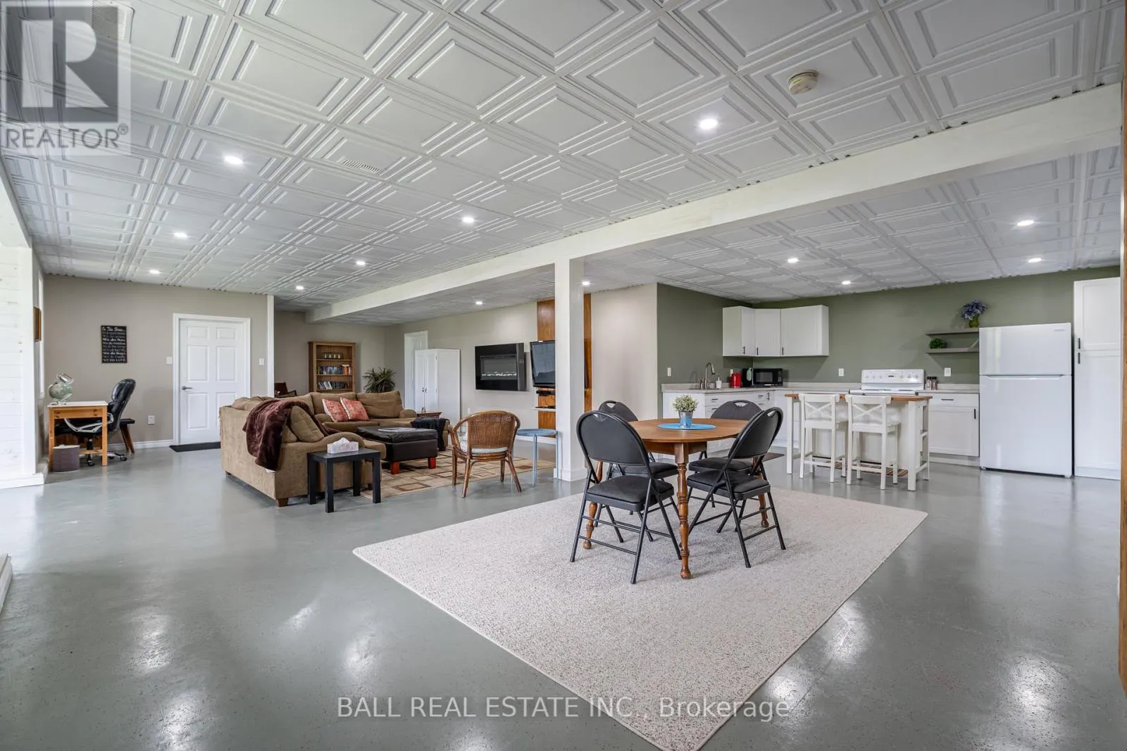 2120 DEER BAY ROAD