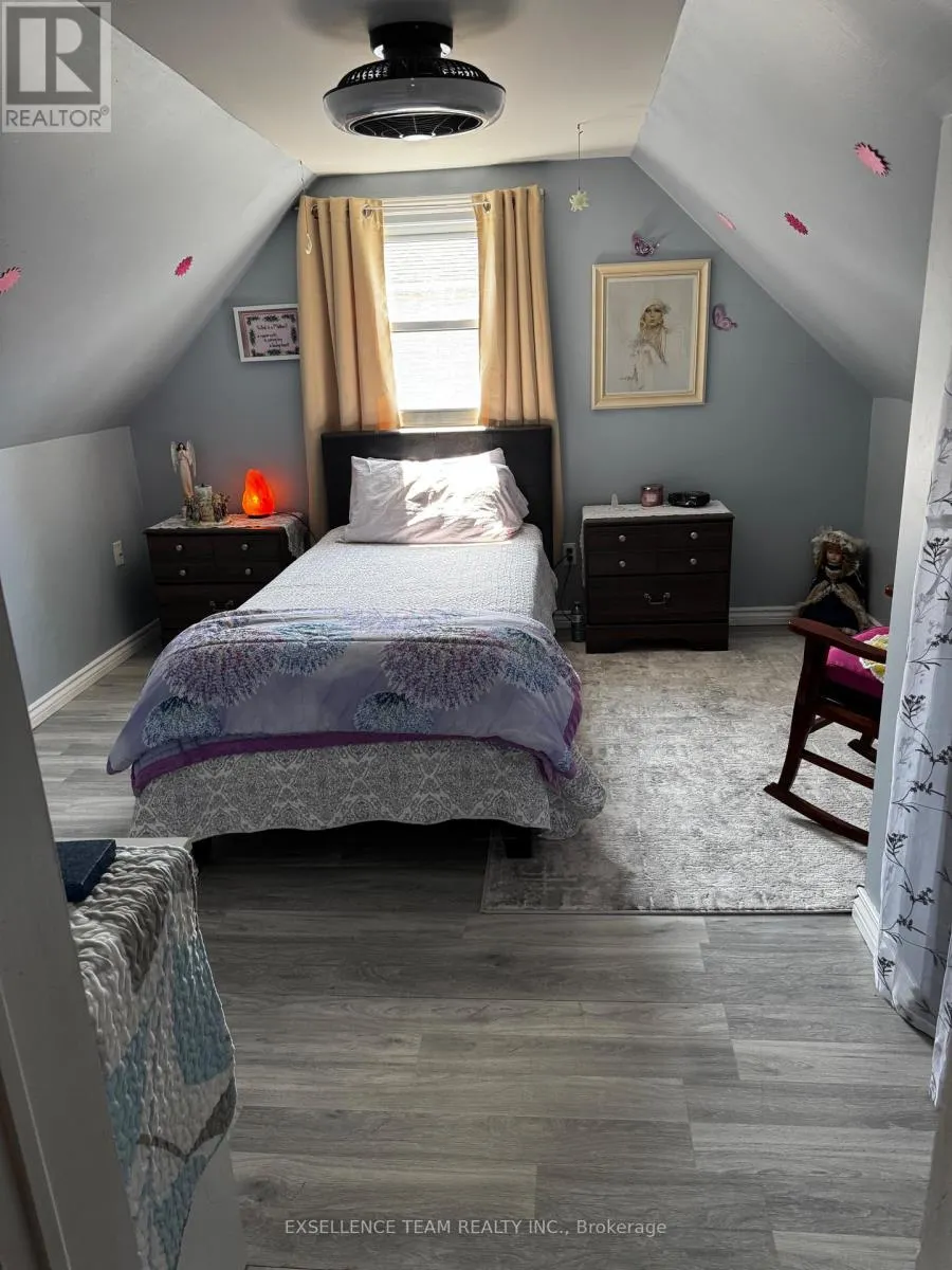 302 SEVENTH STREET W