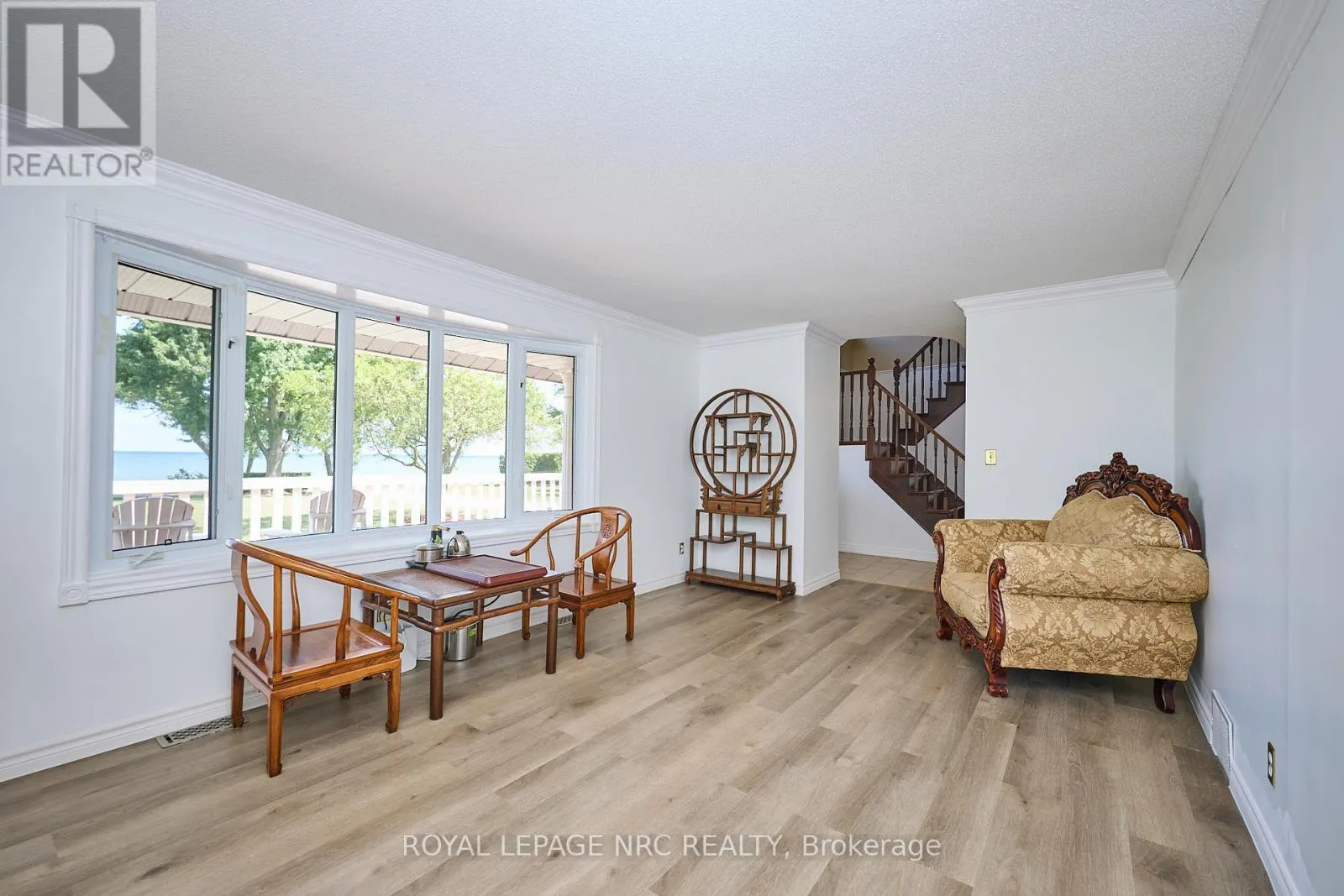4040 LAKESHORE ROAD