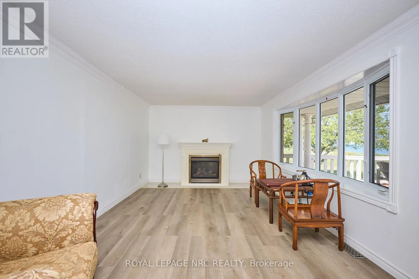 4040 LAKESHORE ROAD