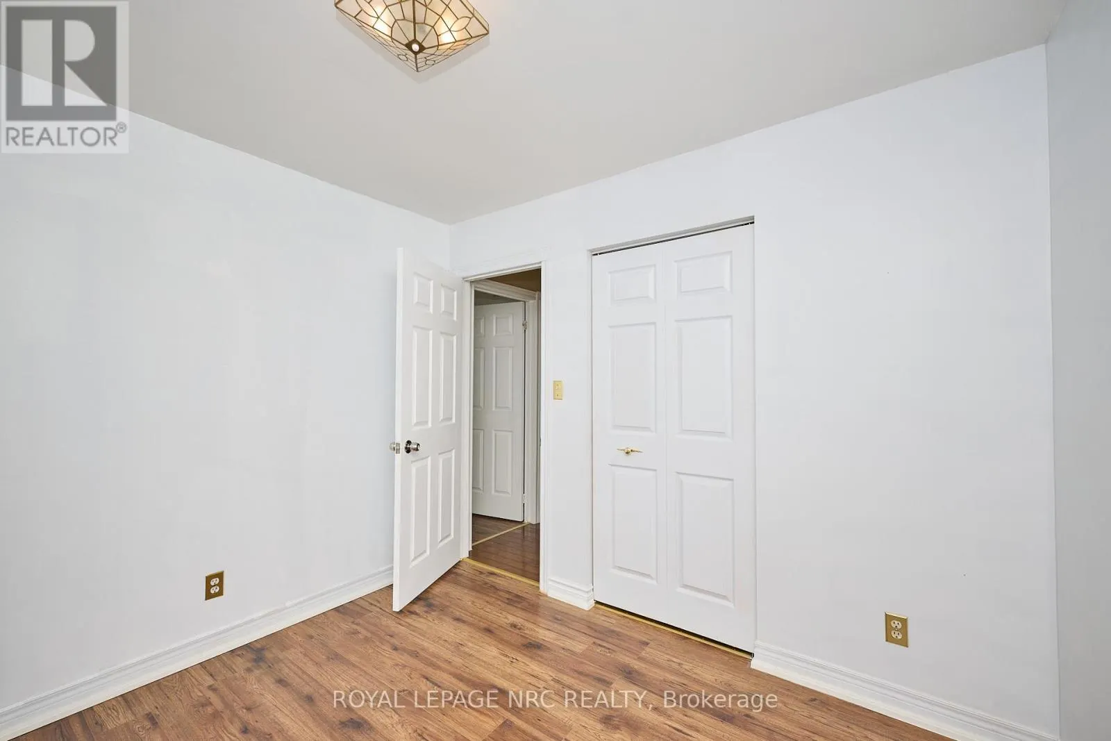 4040 LAKESHORE ROAD