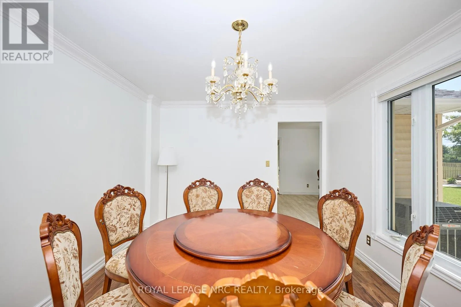 4040 LAKESHORE ROAD