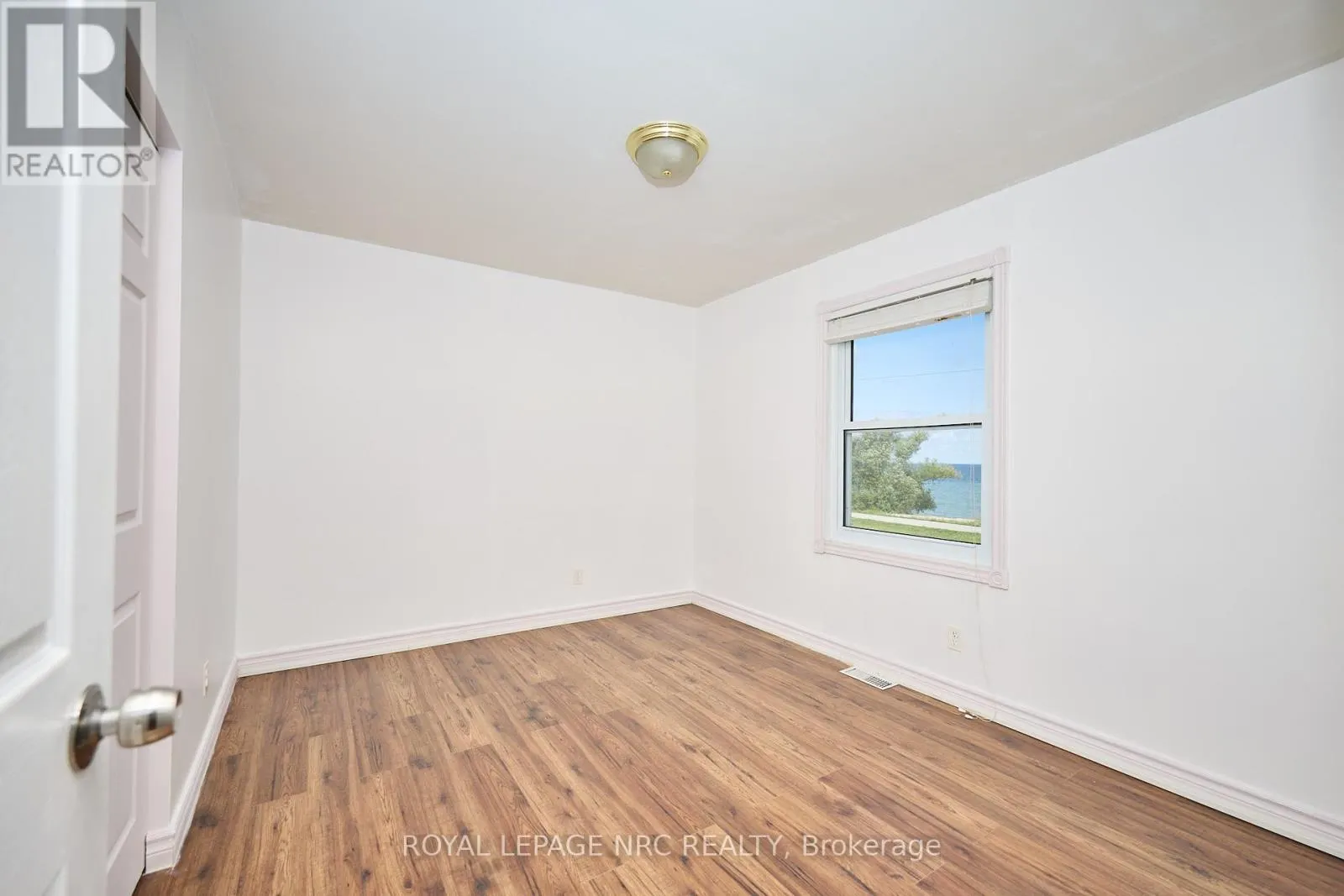 4040 LAKESHORE ROAD