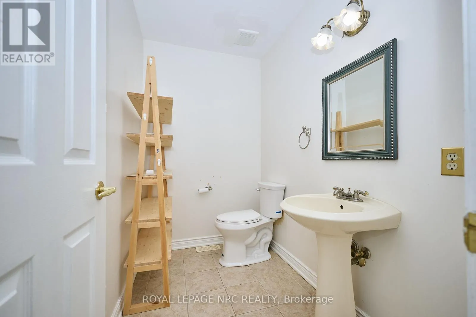4040 LAKESHORE ROAD