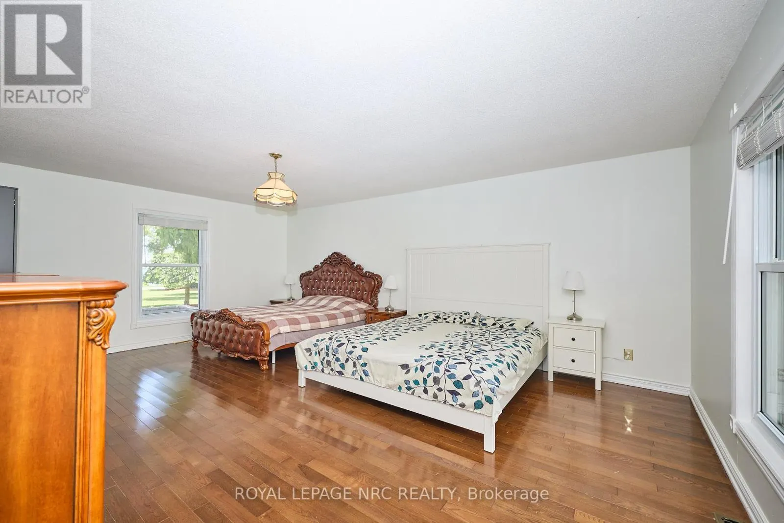4040 LAKESHORE ROAD