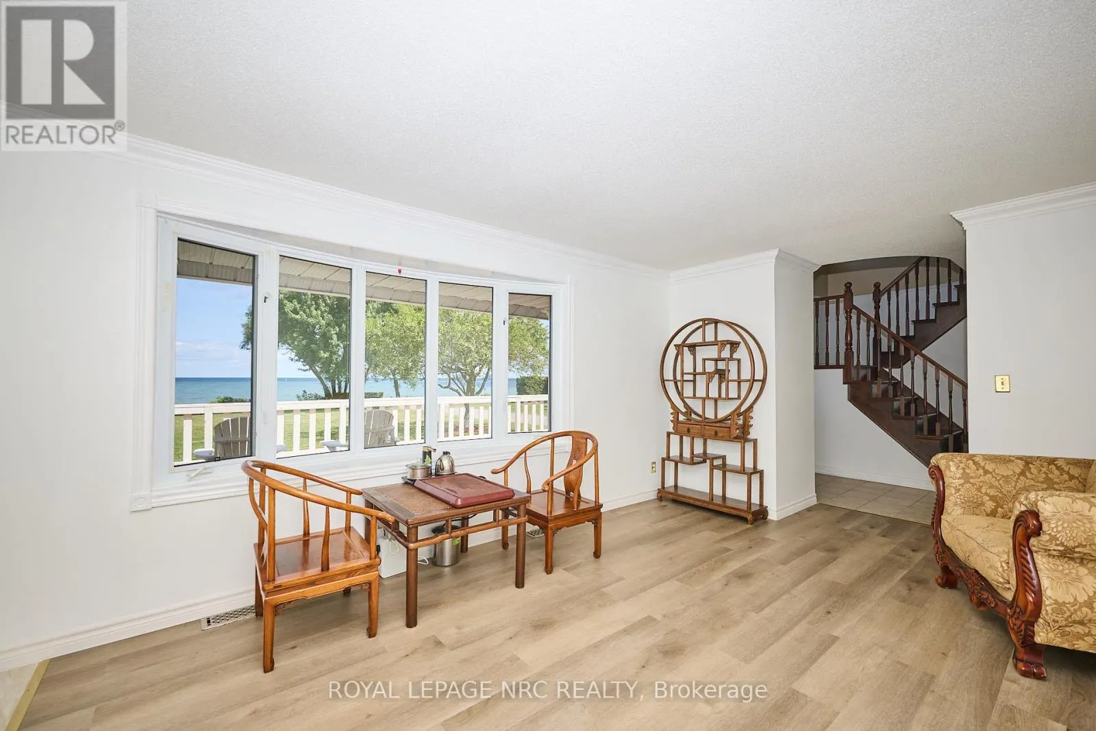 4040 LAKESHORE ROAD