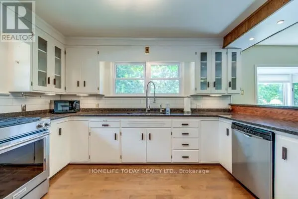 182 FORSYTH DRIVE