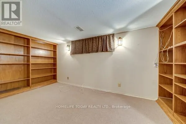 182 FORSYTH DRIVE