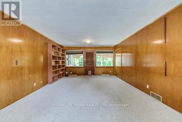 182 FORSYTH DRIVE