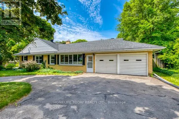 182 FORSYTH DRIVE
