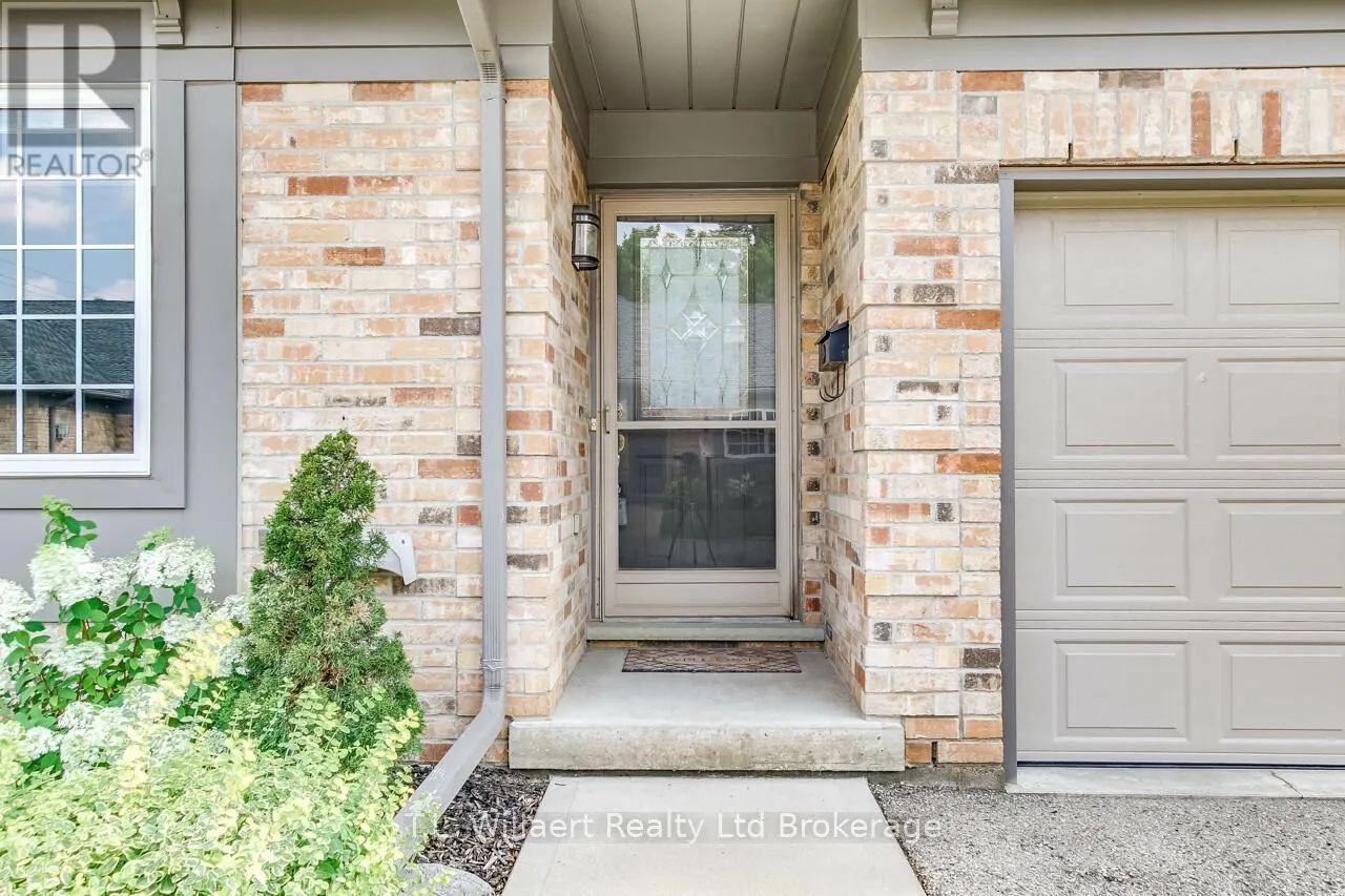 UNIT 4 - 7-105 KING STREET N, #Unit 4