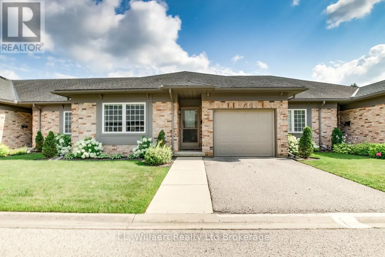 UNIT 4 - 7-105 KING STREET N, #Unit 4