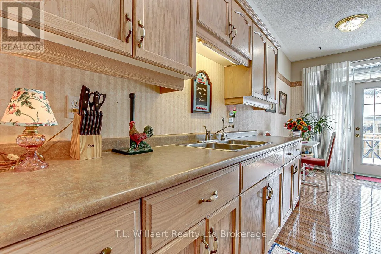 UNIT 4 - 7-105 KING STREET N, #Unit 4