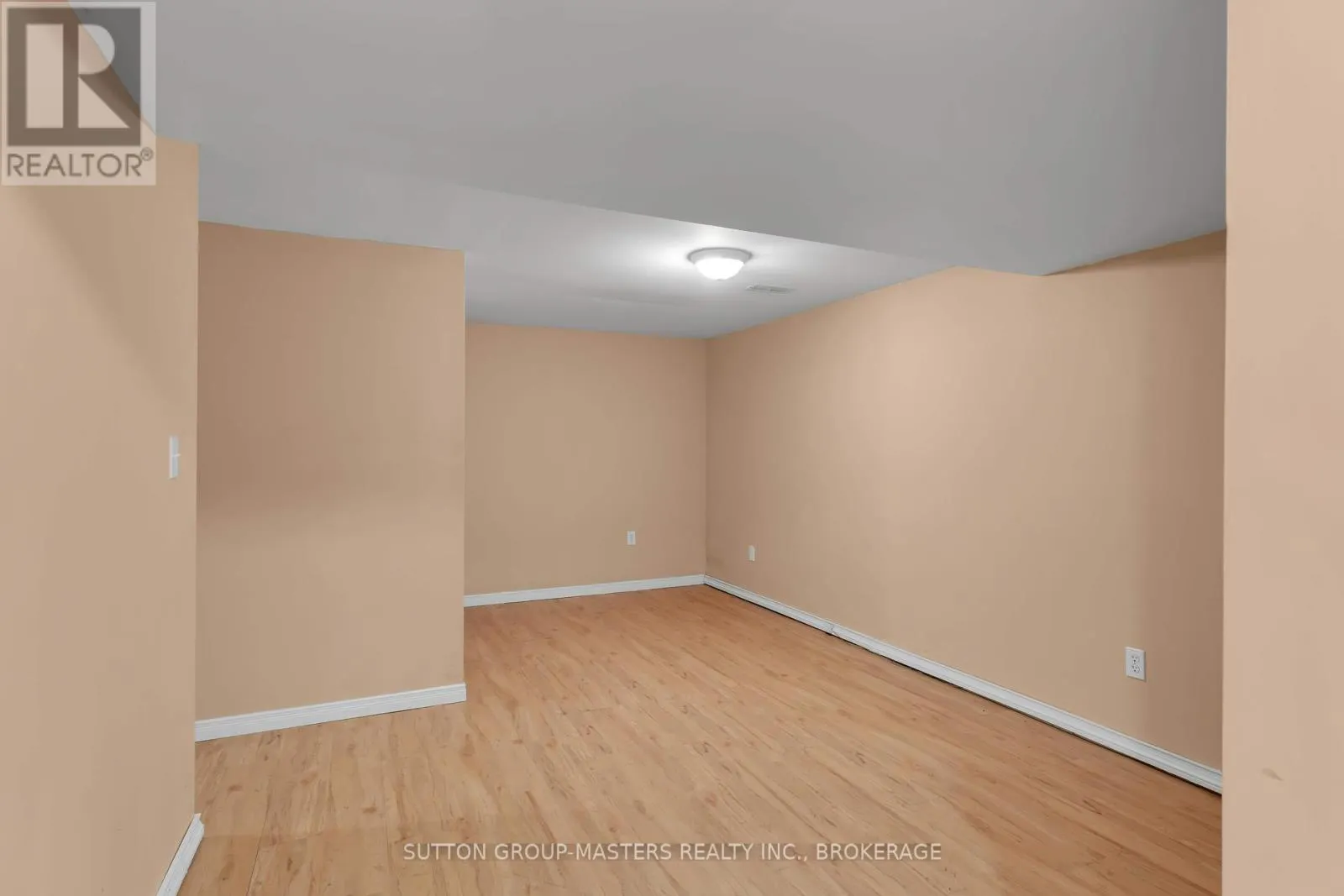 1049 WATERBURY CRESCENT