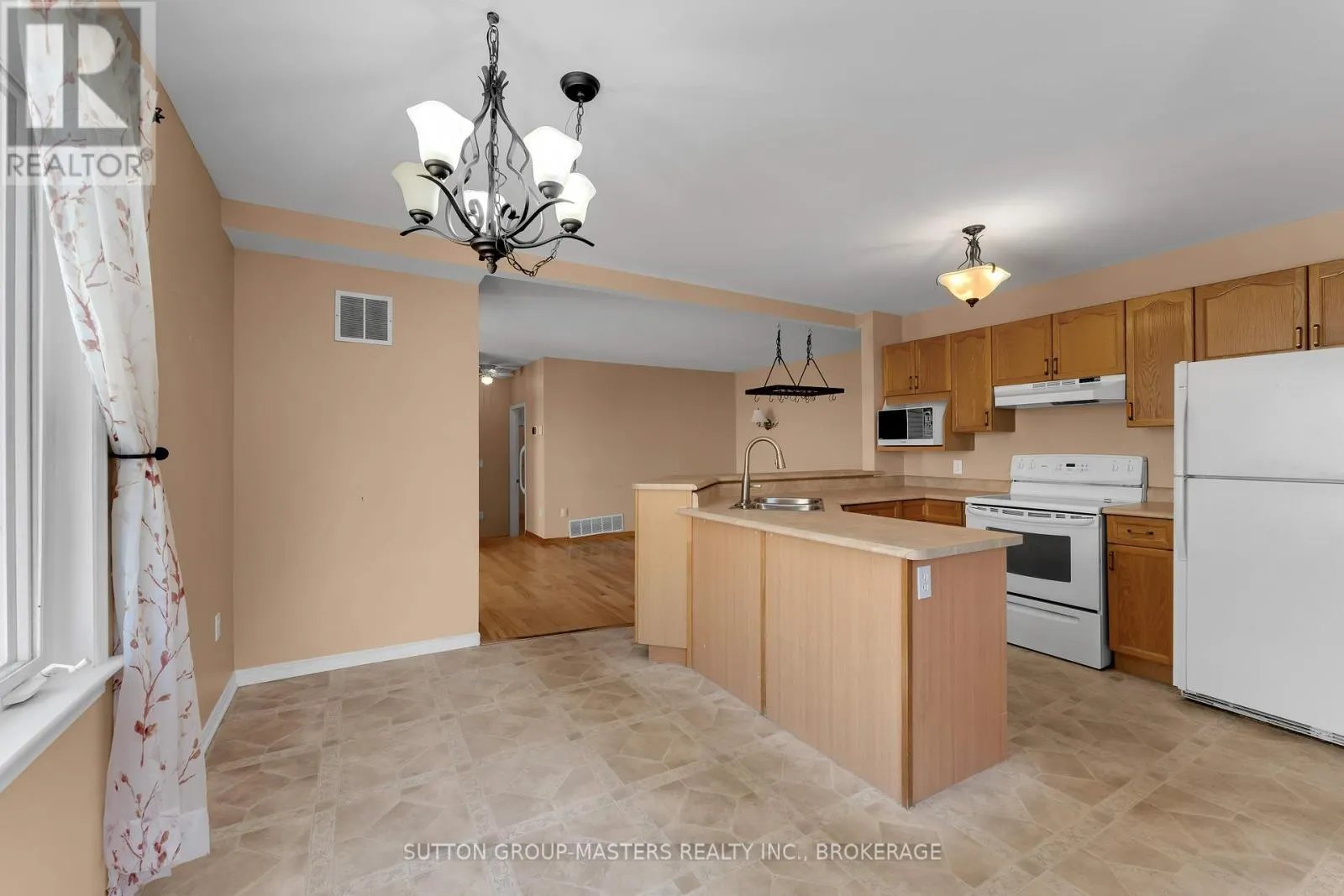 1049 WATERBURY CRESCENT