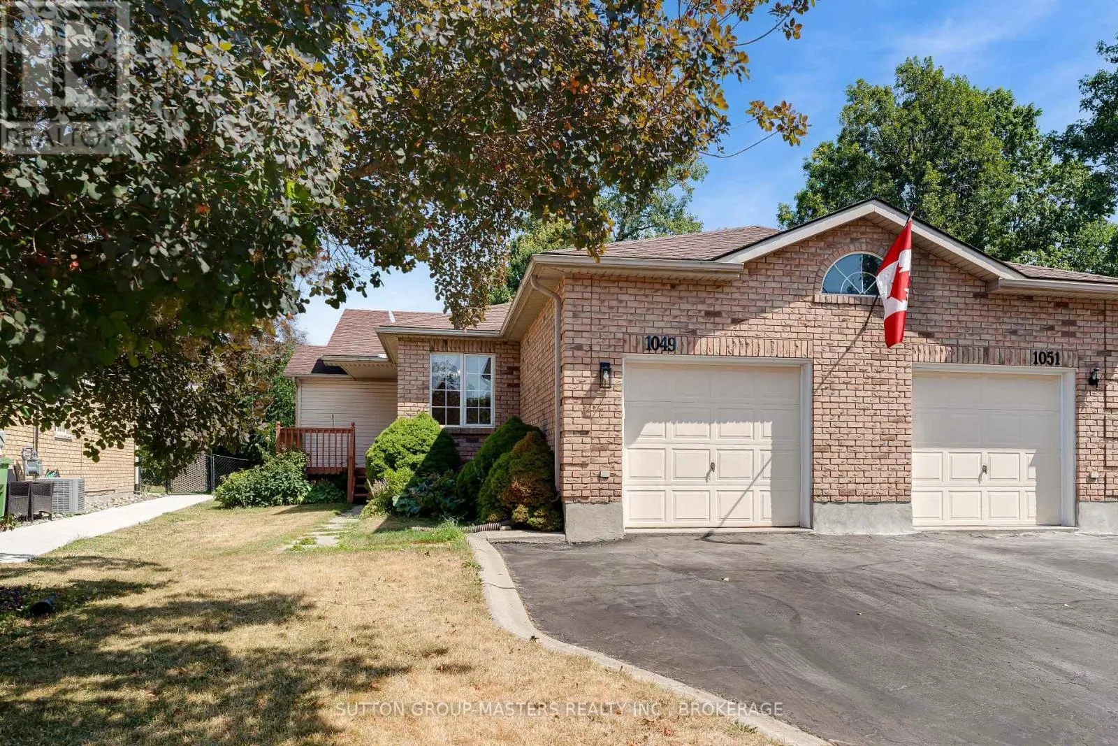 1049 WATERBURY CRESCENT