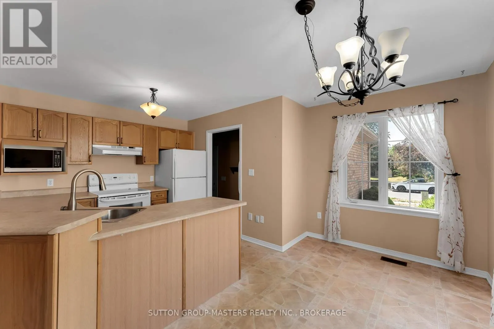 1049 WATERBURY CRESCENT