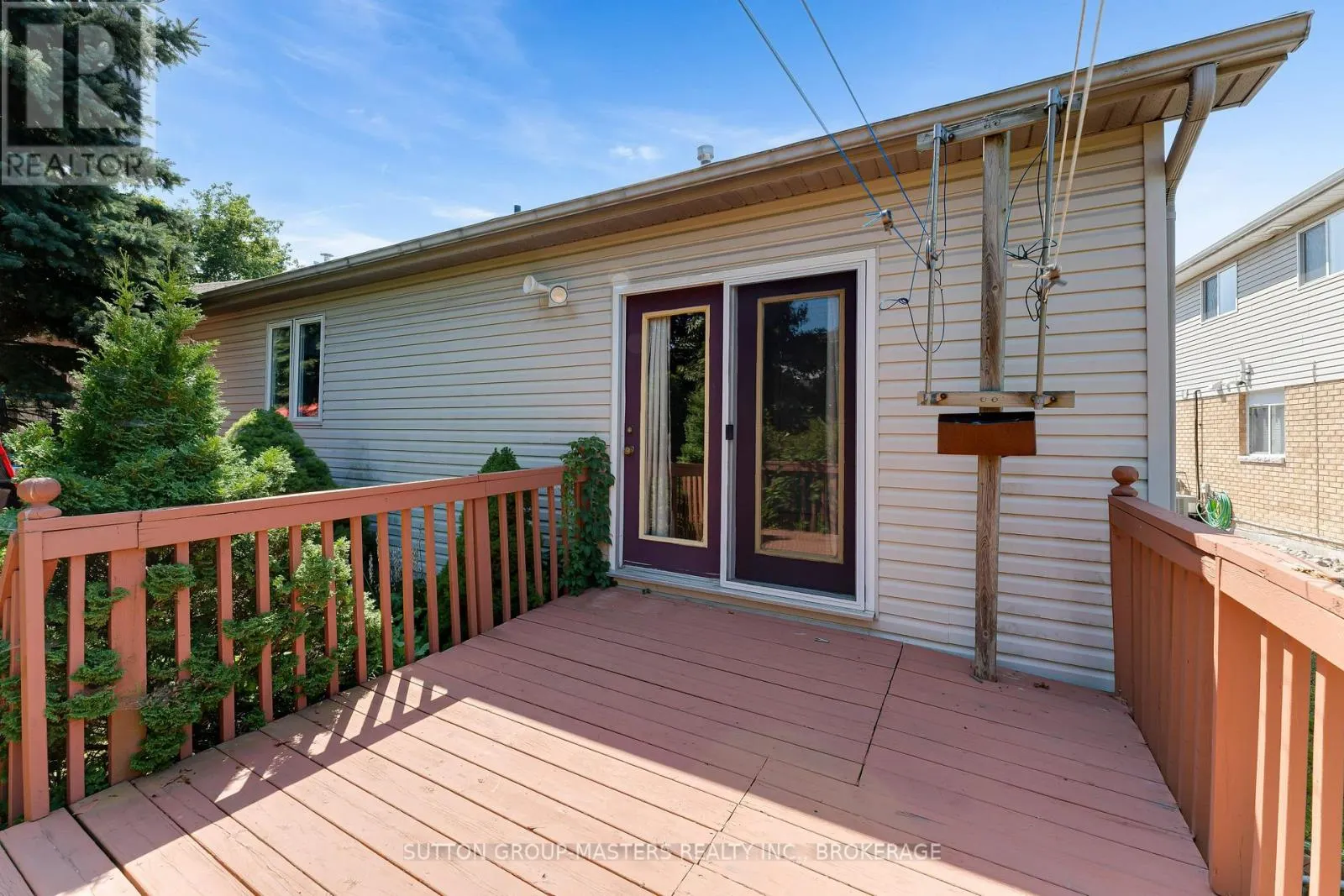 1049 WATERBURY CRESCENT