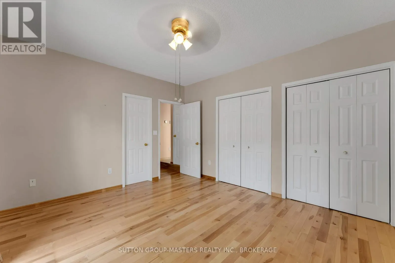 1049 WATERBURY CRESCENT