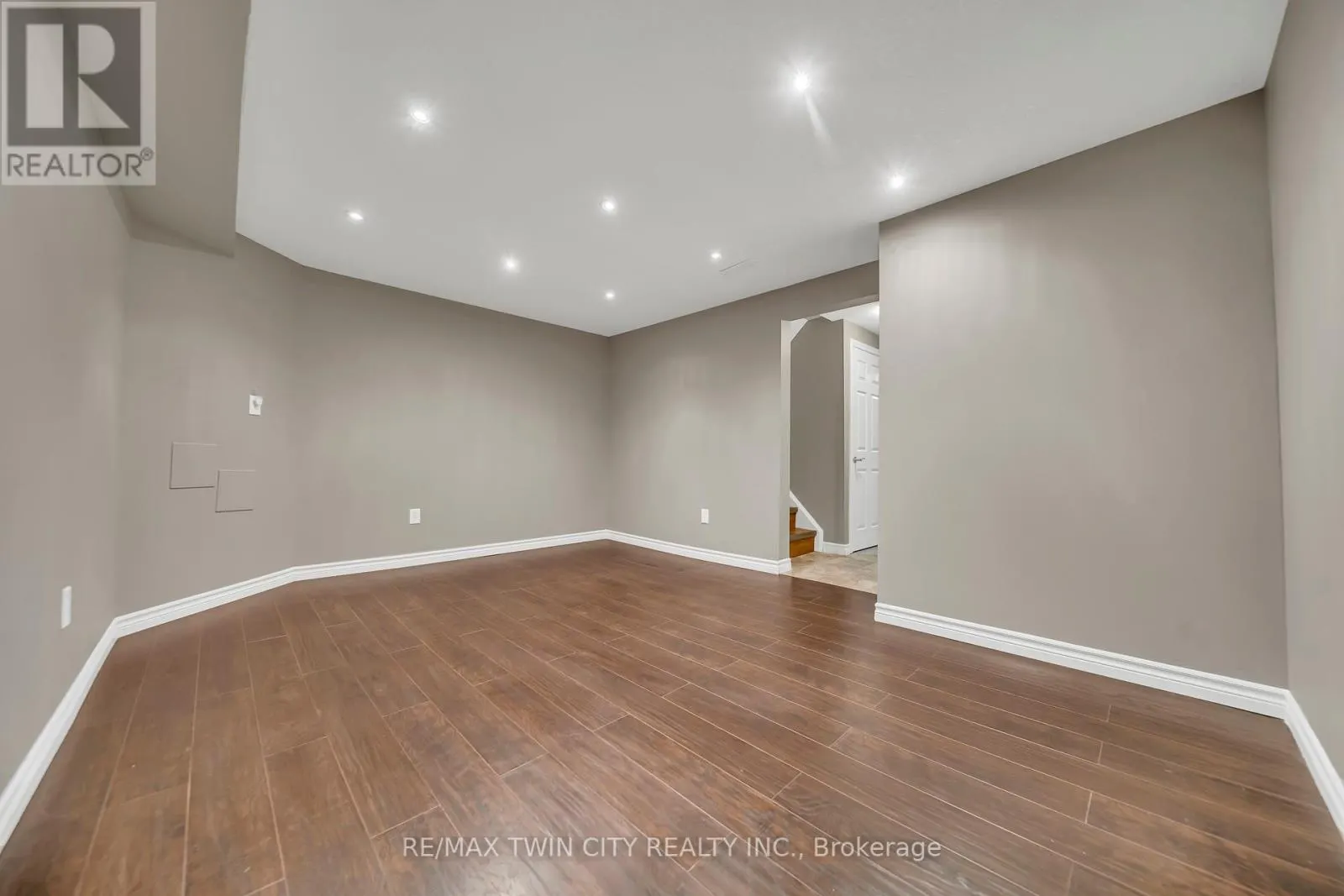 28 UXBRIDGE CRESCENT