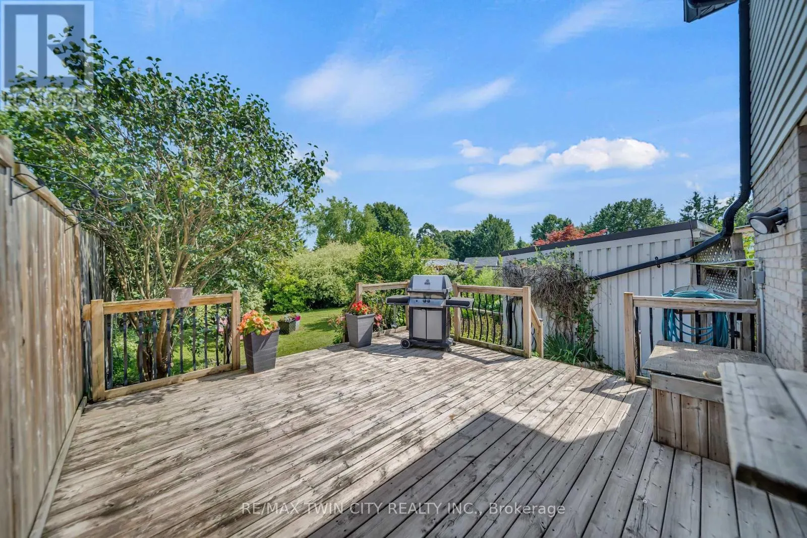 28 UXBRIDGE CRESCENT