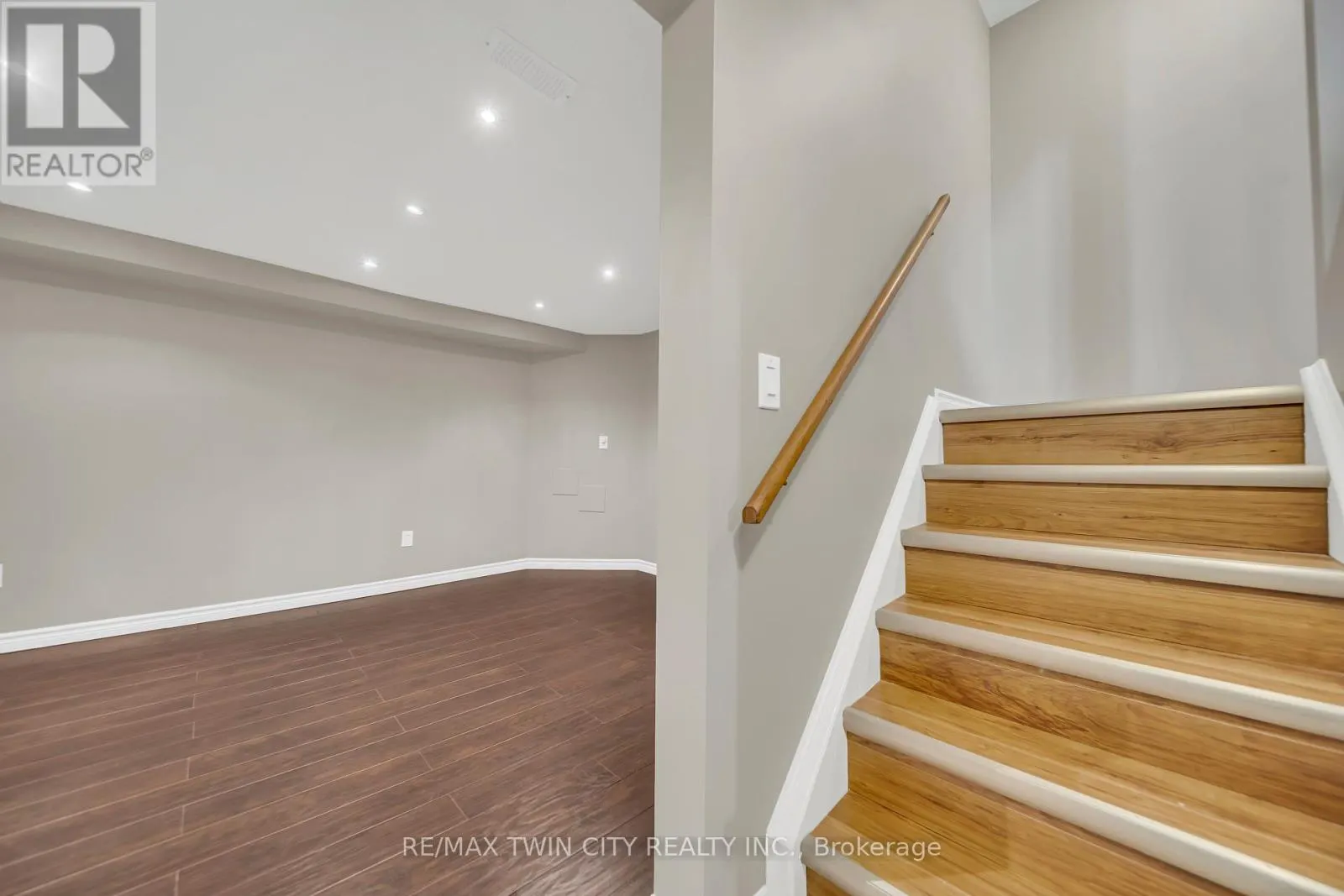 28 UXBRIDGE CRESCENT