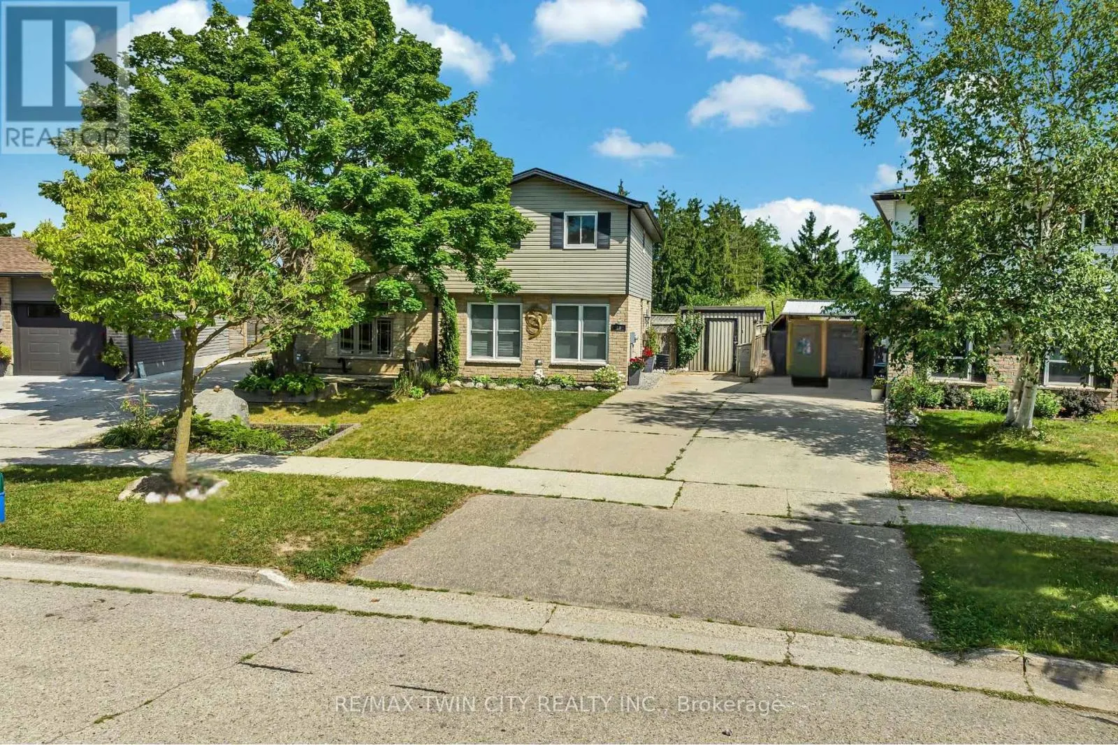 28 UXBRIDGE CRESCENT