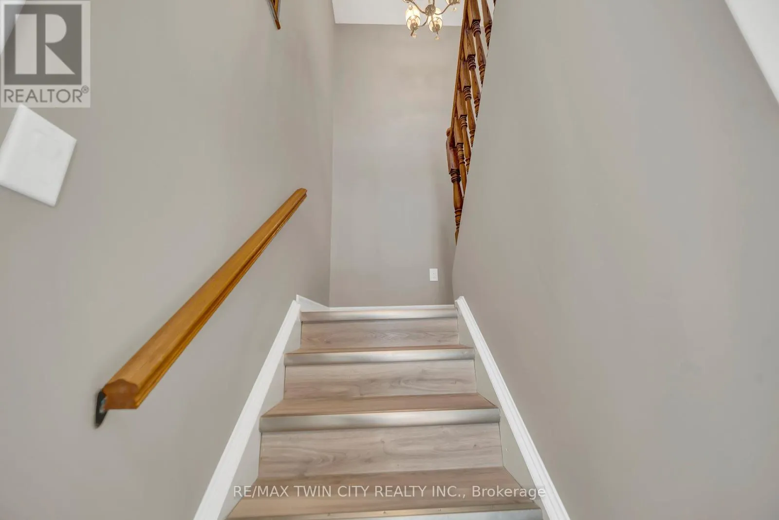 28 UXBRIDGE CRESCENT