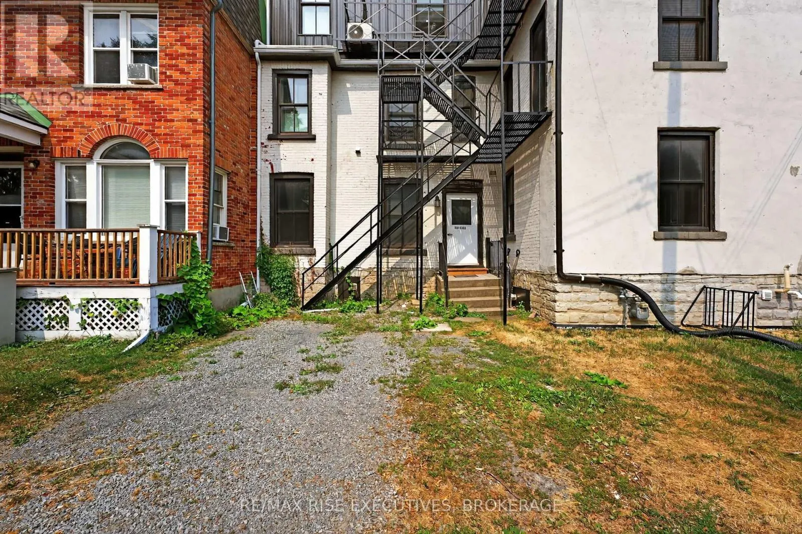 160 KING STREET E