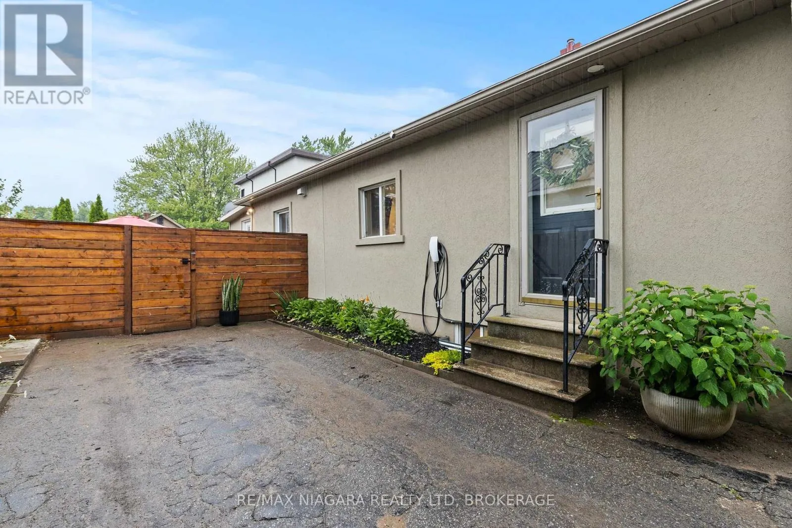 9 SHELLEY AVENUE
