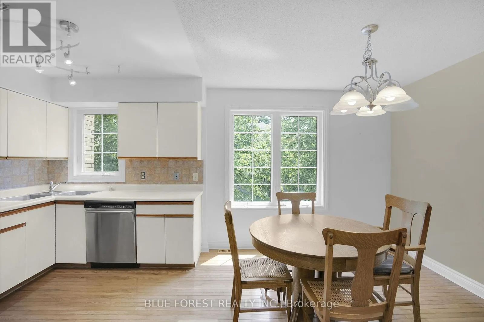 30 - 1399 COMMISSIONERS ROAD W, #30