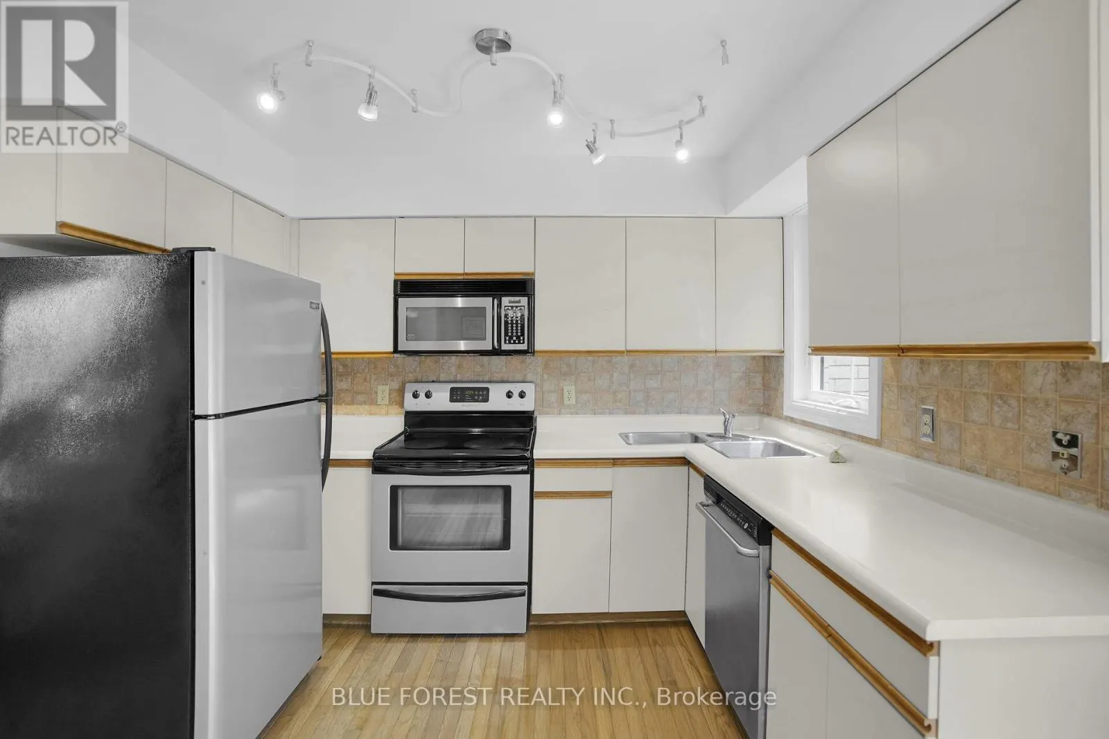 30 - 1399 COMMISSIONERS ROAD W, #30