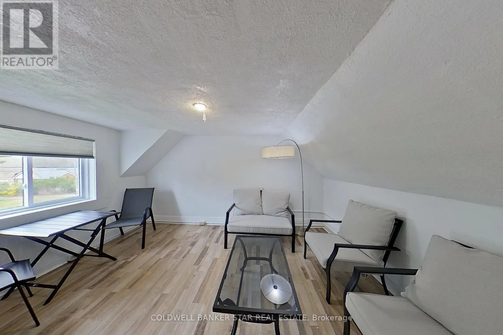 UPPER - 82 ONTARIO STREET S, #UPPER