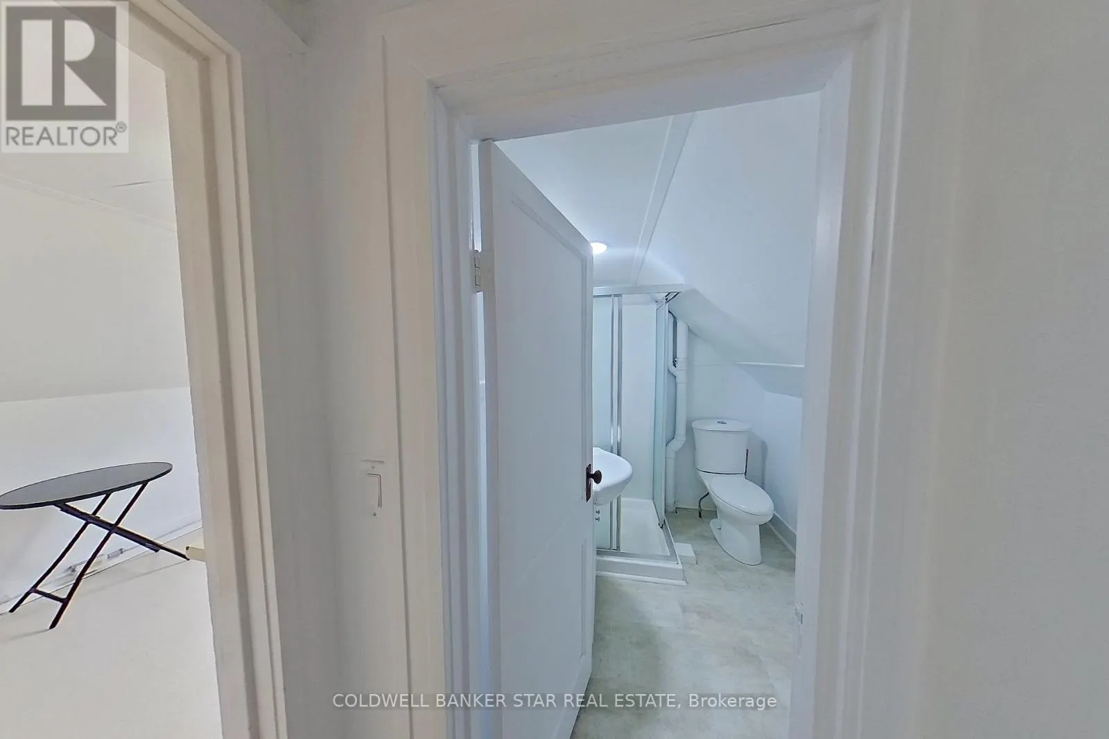UPPER - 82 ONTARIO STREET S, #UPPER