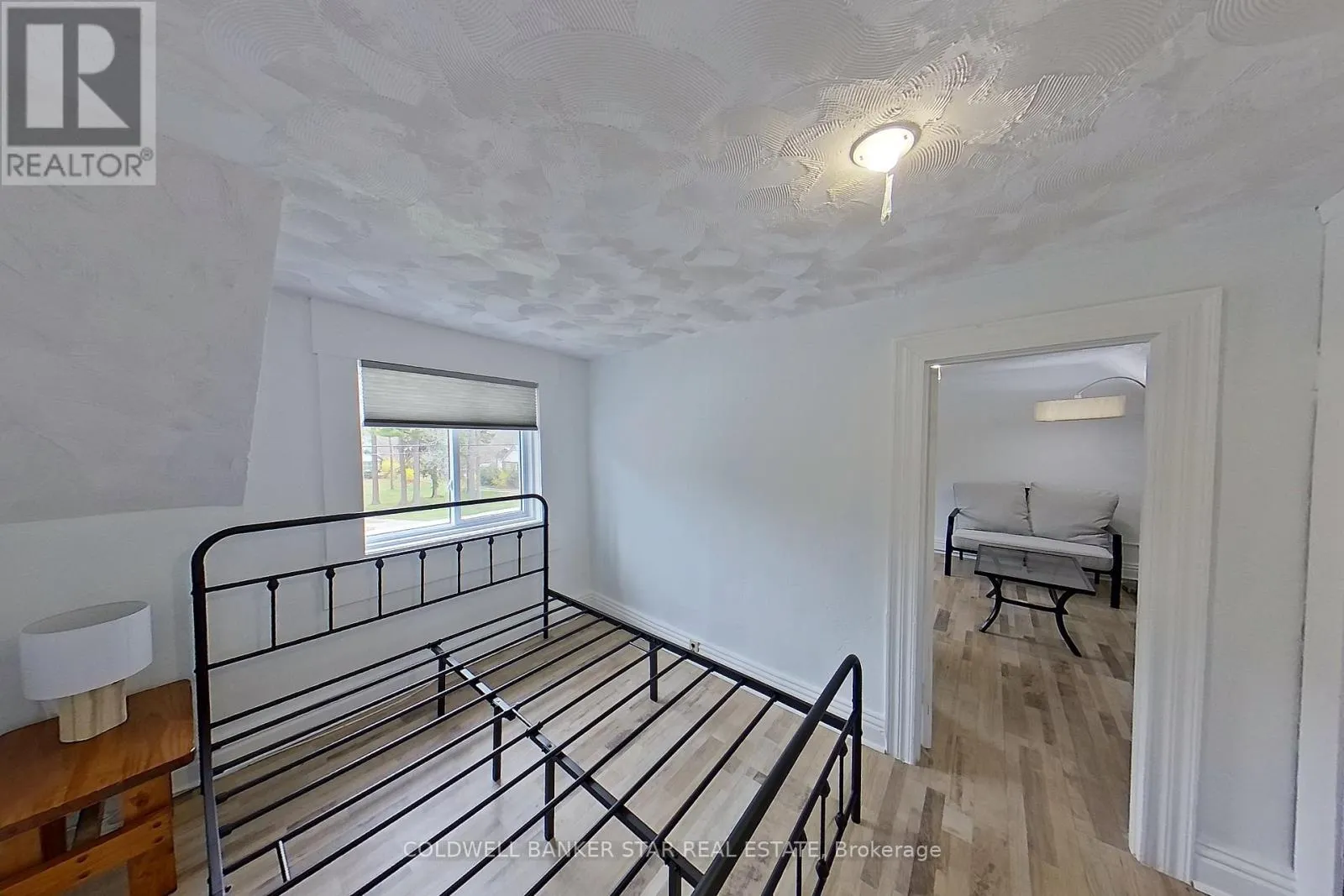 UPPER - 82 ONTARIO STREET S, #UPPER