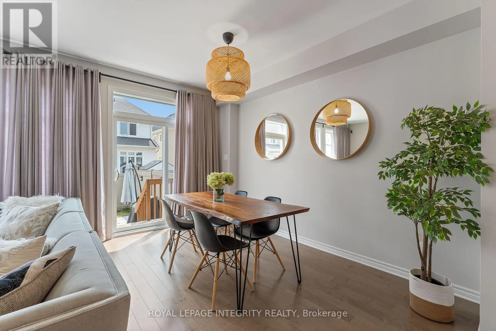 820 CLAPHAM TERRACE