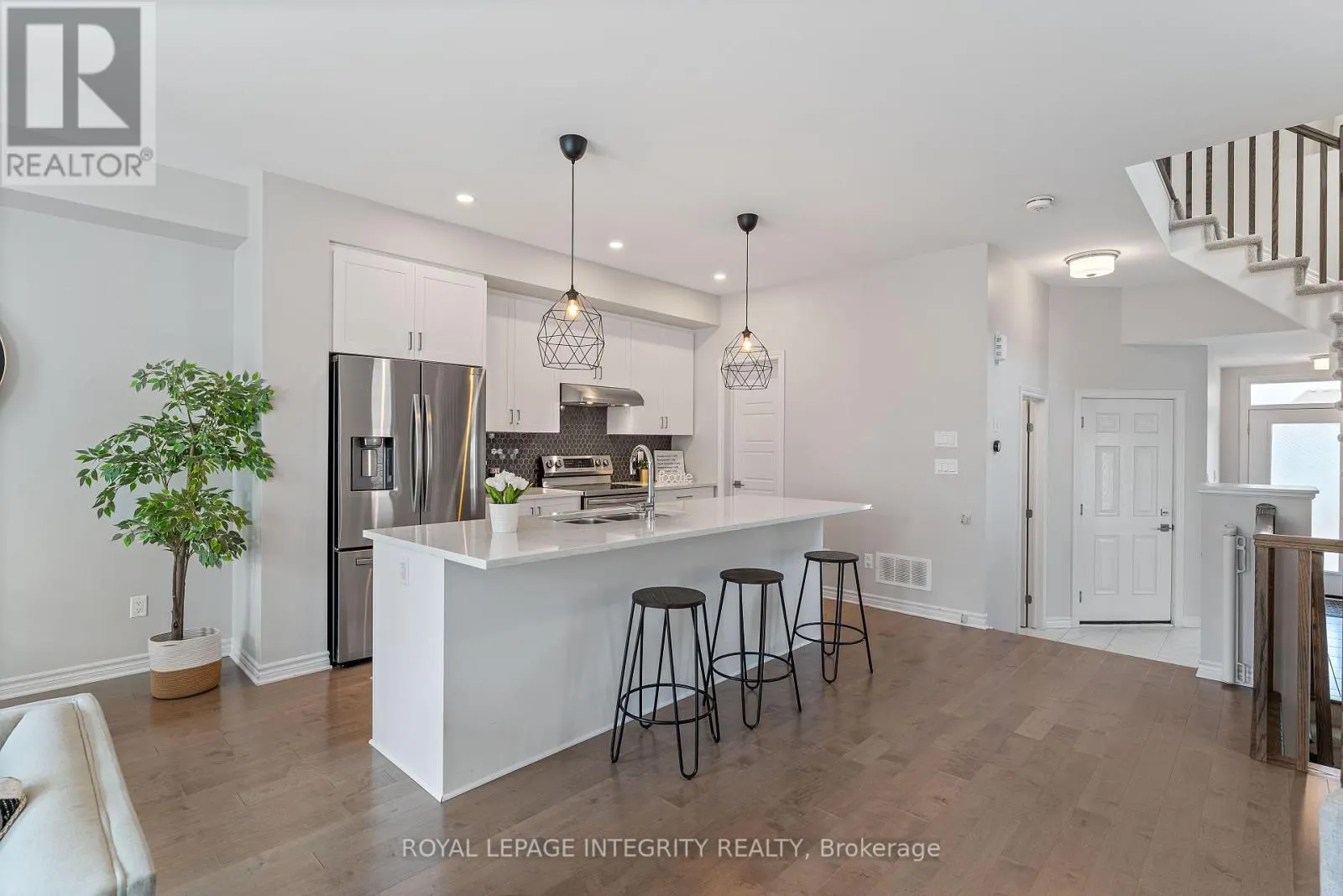 820 CLAPHAM TERRACE
