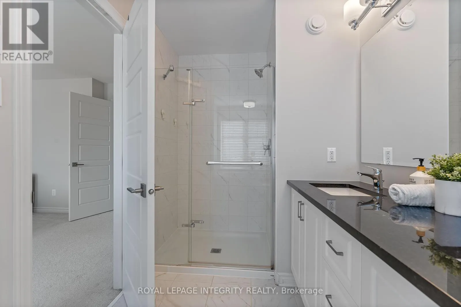 820 CLAPHAM TERRACE