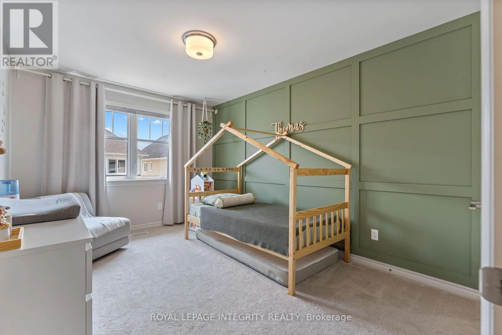820 CLAPHAM TERRACE