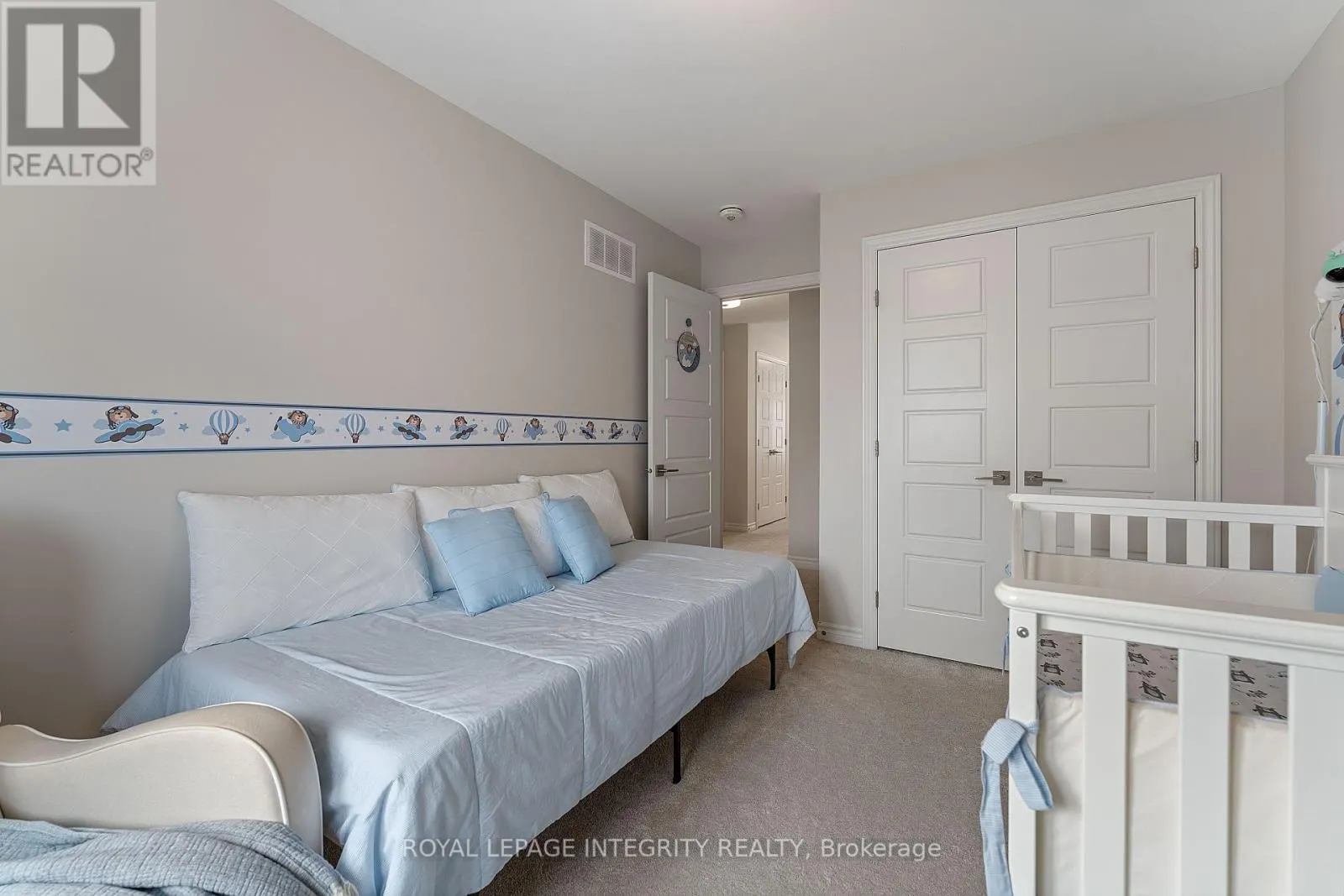 820 CLAPHAM TERRACE