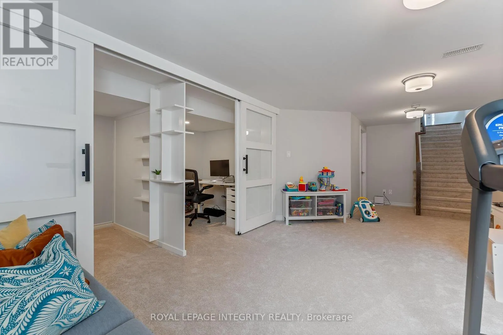 820 CLAPHAM TERRACE